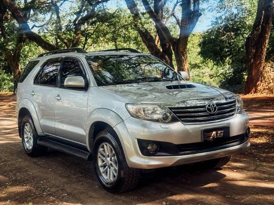 TOYOTA HILUX 3.0 SRV 4X4 CD 16V TURBO INTERCOOLER DIESEL 4P AUTOMÁTICO